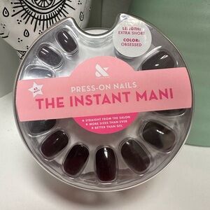 Olive & June press on nails